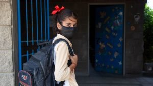 Torna a scuola insieme alle bambine e ai bambini del Pakistan